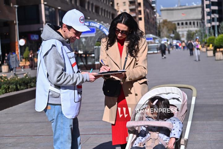 Former Mayor of Yerevan Hayk Marutyan protests against increase in public transport fare