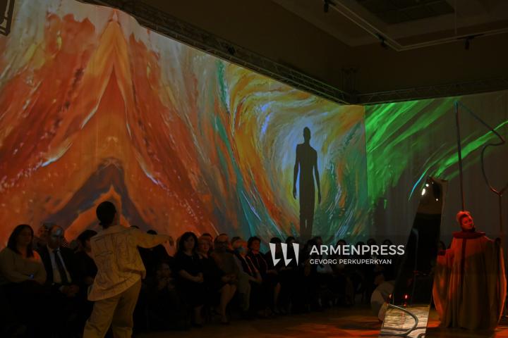 Installation-performance "Kochar 360°"