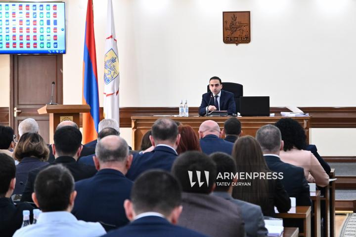 Yerevan Belediye Meclisi toplantısı
