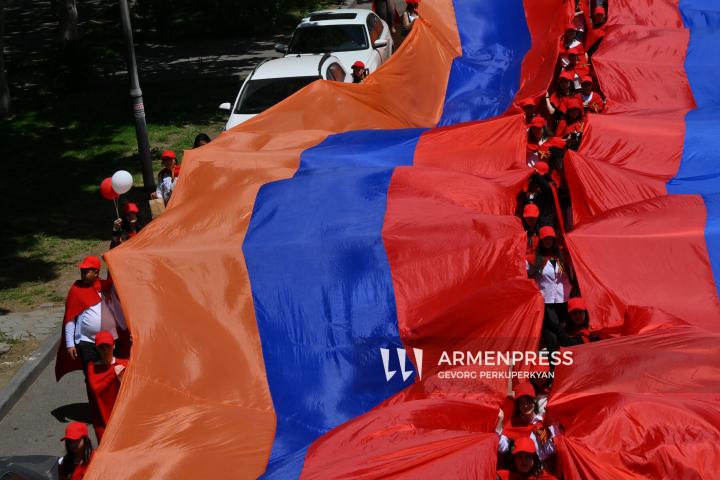 «Անմահ գունդ»-ը երթով հարգանքի տուրք մատուցեց Հայրենական մեծ պատերազմի հերոսներին