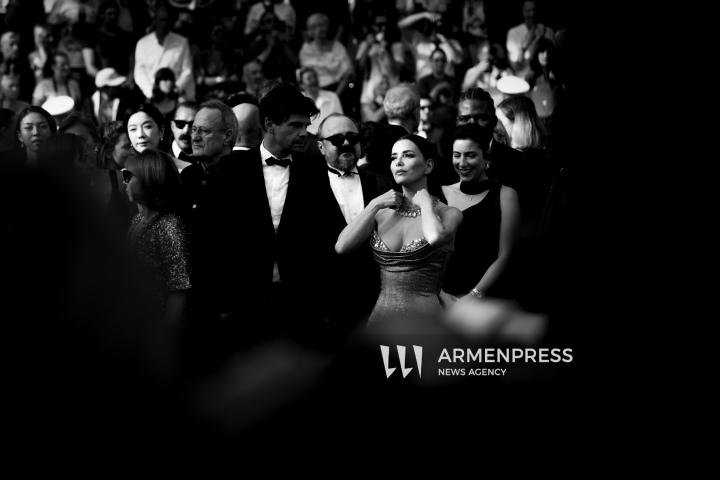 CANNES FRANCE - 18, May, 2025: Cast and crew of "The Phoenician Scheme" attend the red carpet premiere during the 78th Annual Cannes Film Festival at Palais des Festivals. The film, directed by Wes Anderson, features Benicio del Toro, Mia Threapleton, Michael Cera, Riz Ahmed, Mathieu Amalric, Richard Ayoade, Jeffrey Wright, Benedict Cumberbatch, Rupert Friend, Hope Davis, Charlotte Gainsbourg, and Antonia Desplat