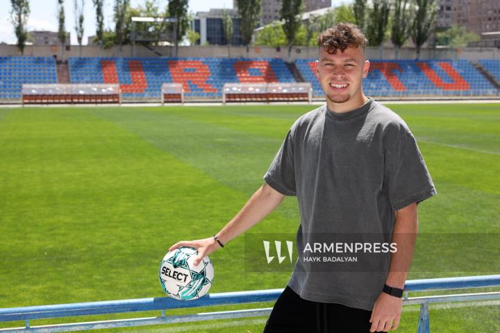 ათასობით კილომეტრით სახლიდან შორს ყოფნის მიუხედავად, თავს სახლში ვგრძნობ։ სომხეთის ეროვნული საფეხბურთო ნაკრების ახალწვეული ნიკოლას კალუკიანი