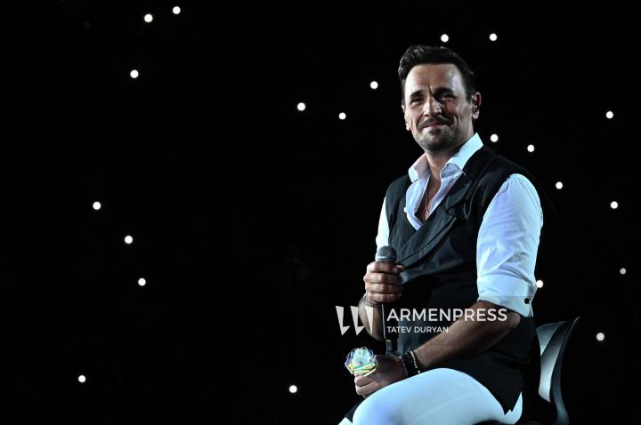 Greek singer Nikos Vertis performs in Yerevan