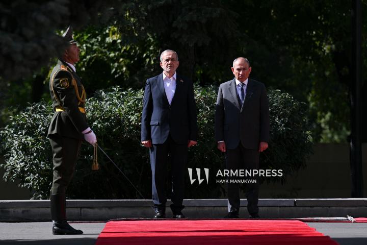 Cérémonie officielle d'accueil du président iranien, Masoud Pezeshkian