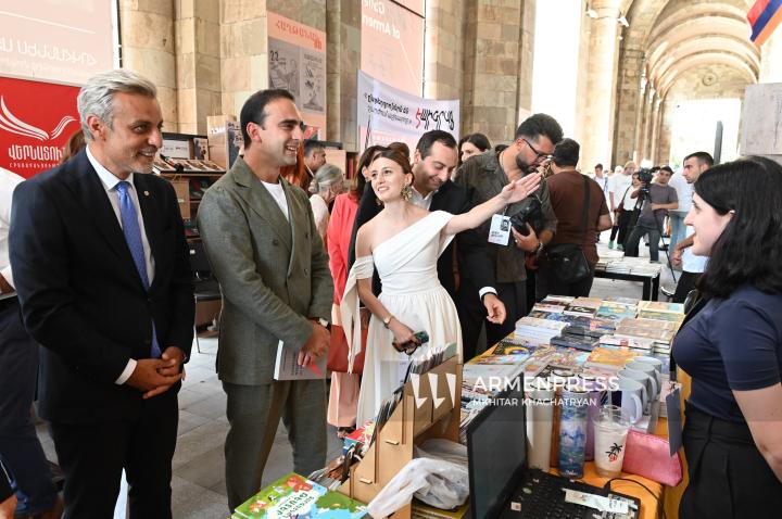 Cérémonie d'ouverture officielle du 8e Festival international du livre d'Erevan