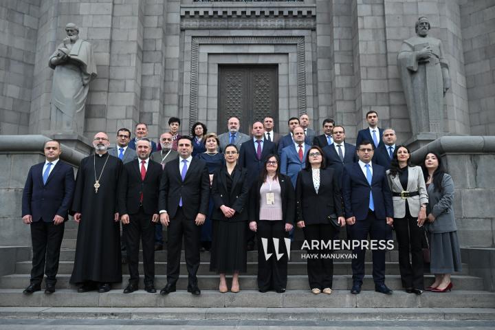 Porno filmlarda Ekaterina Guseva Kiev plyajda jinsiy aloqa