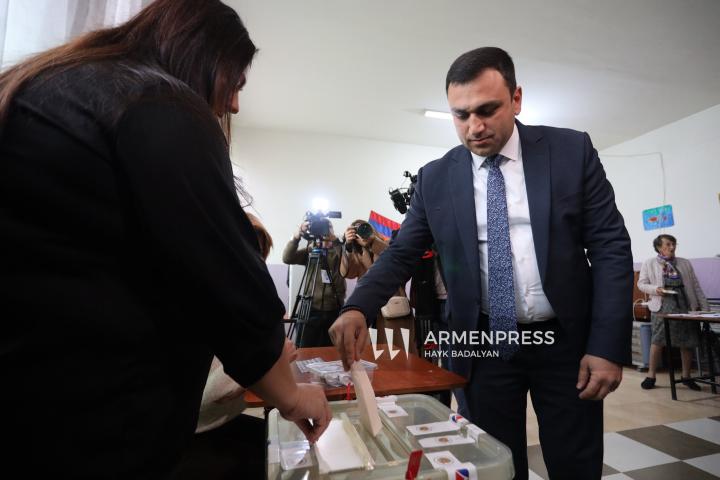 Comenzó la jornada electoral en Vagharshapat