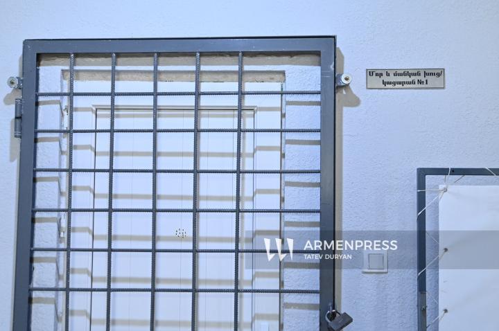 Журналисты осматривают уголовно-исправительное учреждение “Абовян”