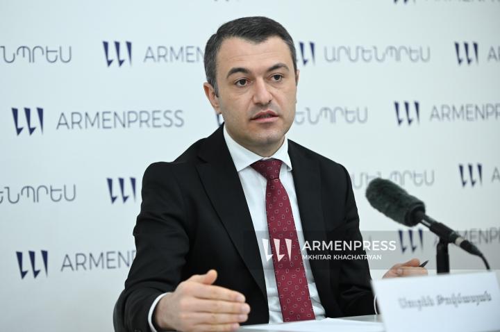 სომხეთის რესპუბლიკის საკადასტრო კომიტეტის თავმჯდომარის, სურენ თოვმასიანის პრესკონფერენცია
