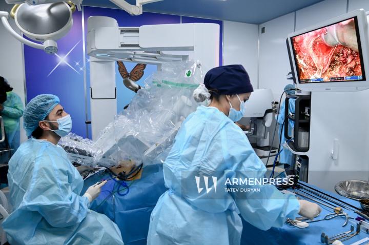 Health Minister Anahit Avanesyan visits the robotic surgery department of Erebuni Hospital