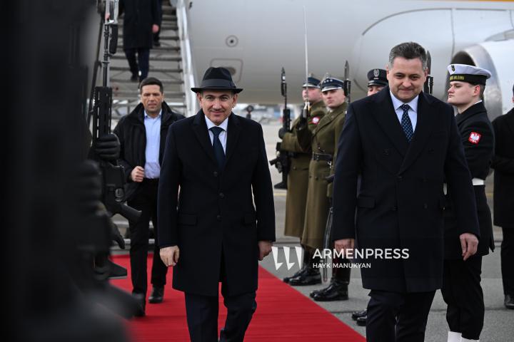 Delegación del primer ministro de Armenia llegó a Polonia