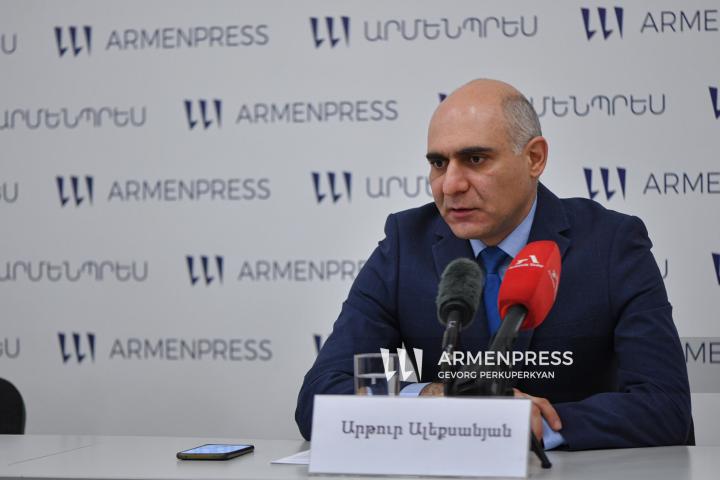 Conferencia de prensa del director del Departamento de Política de Ingresos y Metodología de la Administración Tributaria del Ministerio de Finanzas de Armenia