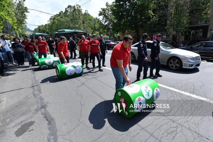 «Բոլորին դեմ եմ» կուսակցության «բոչկա գլորելու» ակցիան