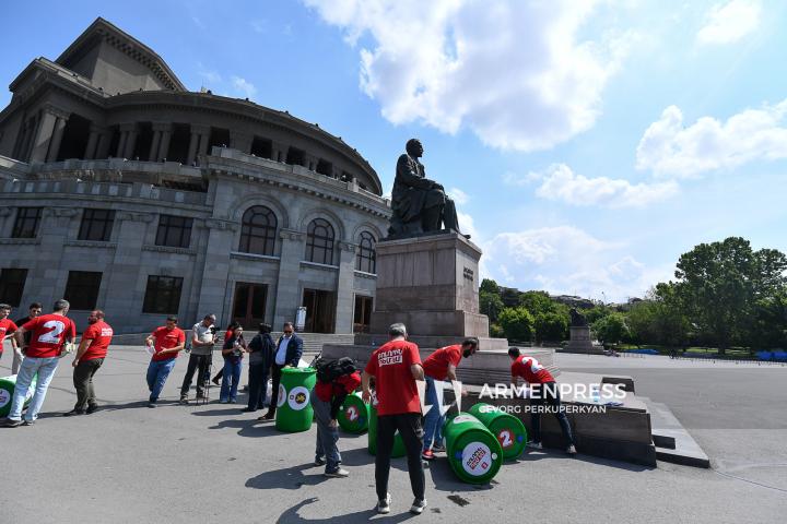 «Բոլորին դեմ եմ» կուսակցության «բոչկա գլորելու» ակցիան
