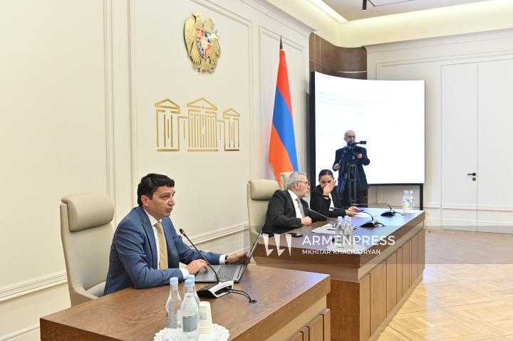 Parliamentary defense, security, and budget committees hold joint session on government report