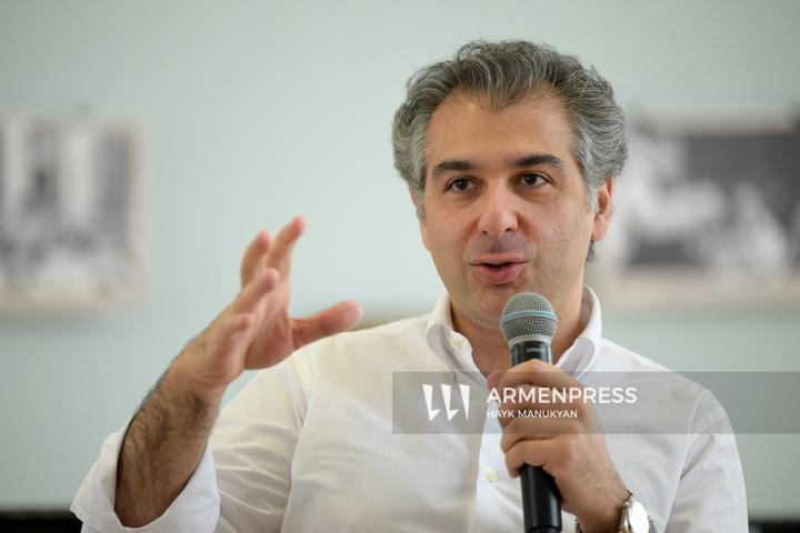 Սերգեյ Սմբատյան