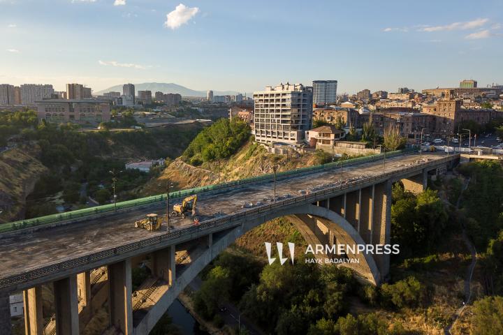Gran Puente de Hrazdan (Puente de Kievyan), construido en 1956, sometido a renovación integral