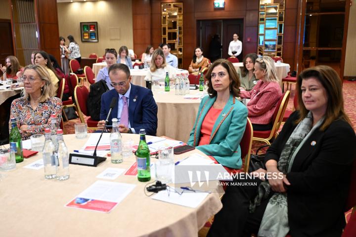 Ֆրանսուազ Ժակոբ, Արսեն Թորոսյան, Բելեն Սանս Լուկե, Աննե Տոֆթ Սորենսե