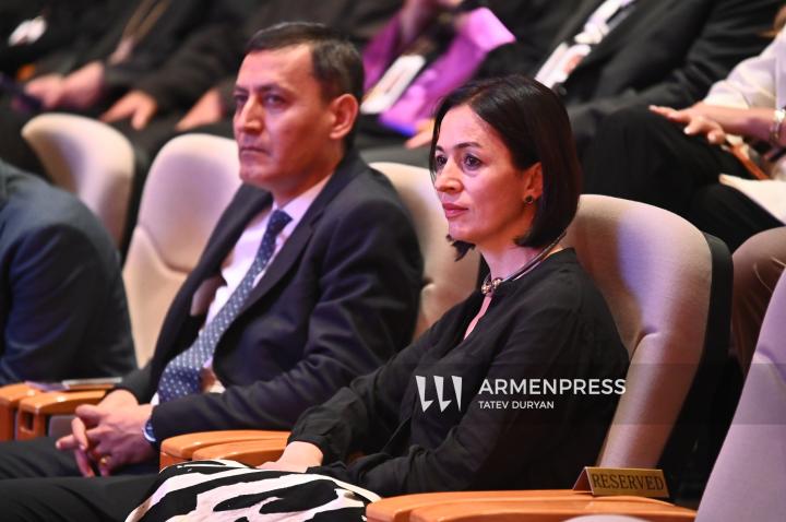 Արթուր Մարտիրոսյան, Ժաննա Անդրեասյան