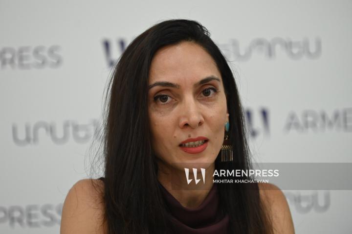 Անուշ Մխիթարյան