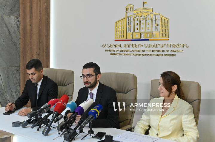 Արմեն Ղազարյան, Նելլի Դավթյան