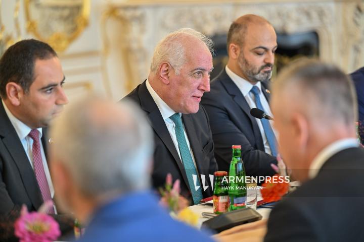 Հայաստանի և Չեխիայի նախագահների տետ-ա-տետ և ընդլայնված կազմով հանդիպումները
