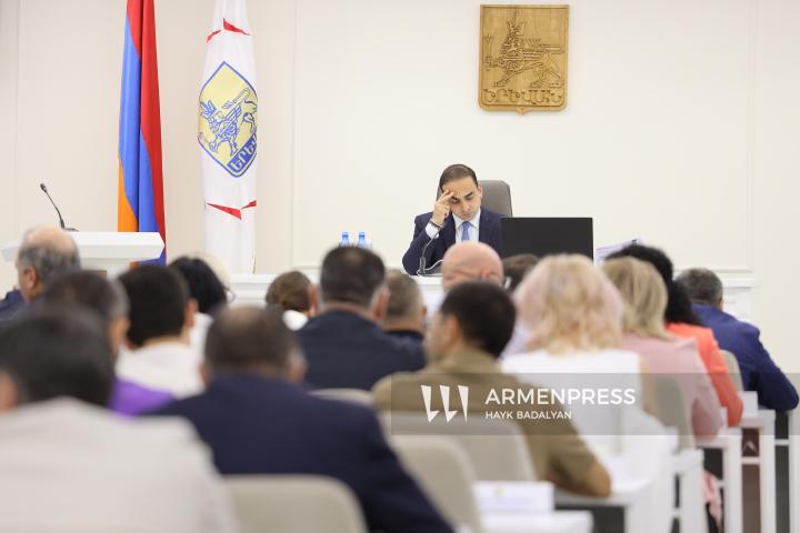 ერევნის საქალაქო საბჭოს მე-7 სესიის 1-ლი სხდომა