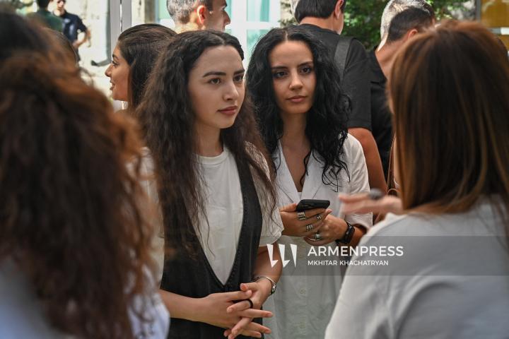 Աշխատանքի տոնավաճառ Հայաստանի պետական տնտեսագիտական համալսարանի բակում
