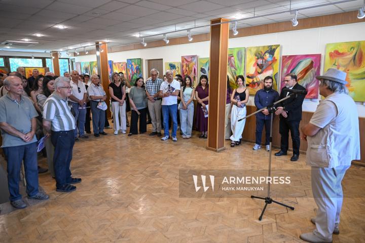 «Նատյուրմորտ ինքնակենսագրությամբ»․ Արթուր Անդրանիկեանի գեղանկարչական աշխատանքների ցուցահանդեսի բացումը