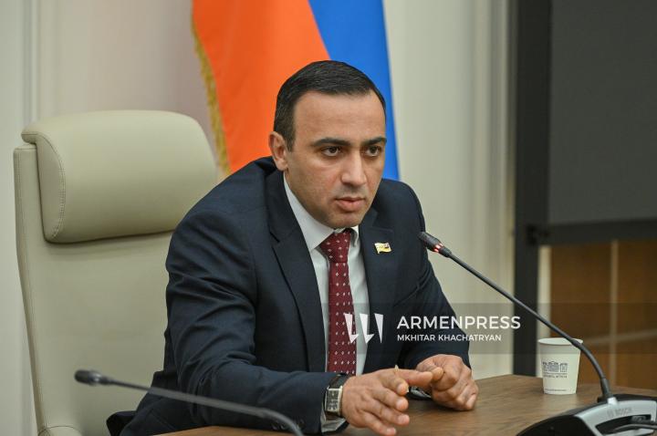 ԱԺ հերթական նիստերին հաջորդող խորհրդարանական ճեպազրույցներ