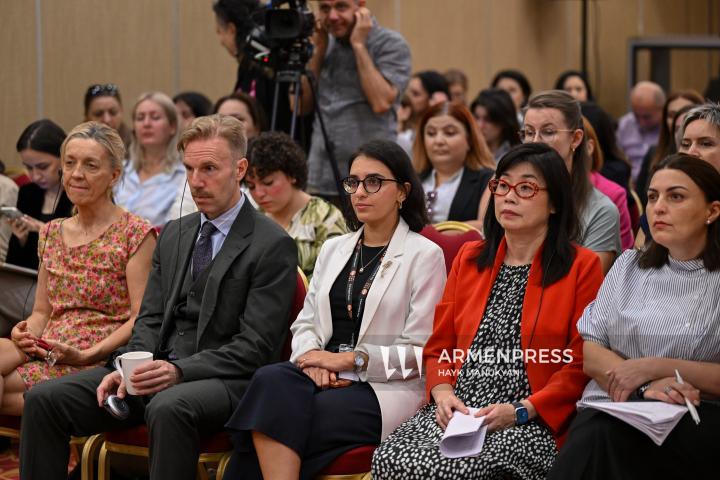 «Գենդերային հավասարության, կենսաբազմազանության և COP17-ի վերաբերյալ ազգային երկխոսություն» վերտառությամբ քննարկում