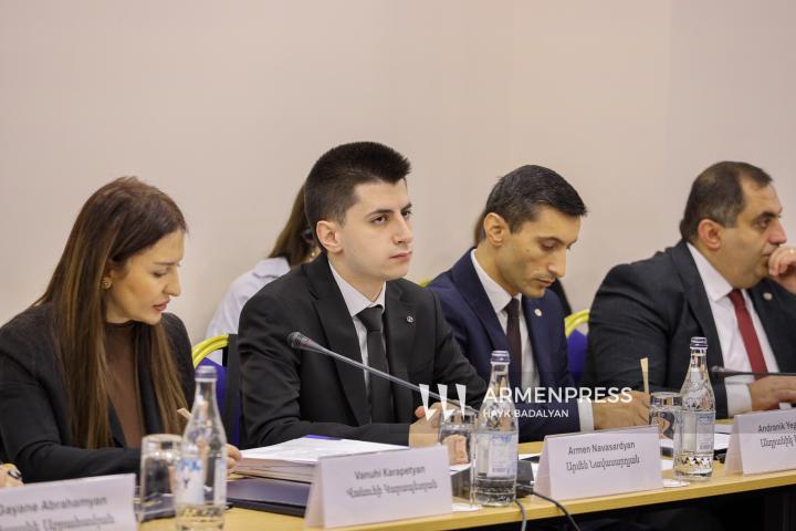Վանուհի Կարապետյան, Արմեն Նավասարդյան, Անդրանիկ Եղոյան, Արամ Մինասյան