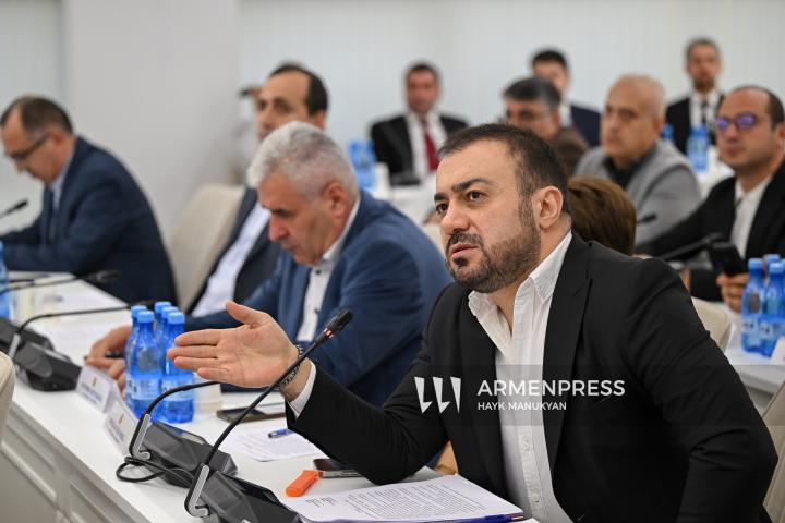 Երևան քաղաքի ավագանու 7-րդ նստաշրջանի 2-րդ նիստը
