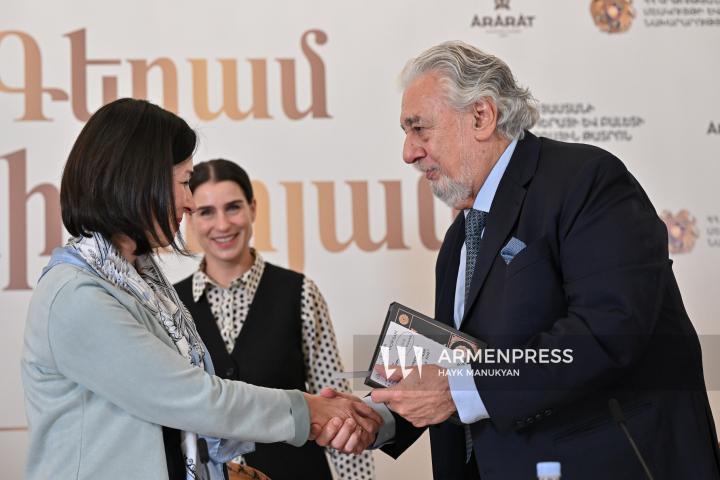 Ժաննա Անդրեասյան, Հասմիկ Գրիգորյան, Պլասիդո Դոմինգո