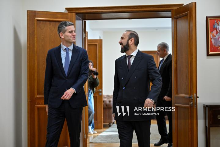 Թոմ Բերենդսեն, Արարատ Միրզոյան