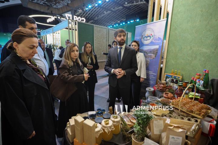 COP17.  ՀՀ աշխատանքի և սոցիալական հարցերի նախարար Արսեն Թորոսյանն ու ՀՀ էկոնոմիկայի նախարարի տեղակալ Արման Խոջոյանն այցելել են Կանաչ գոտի