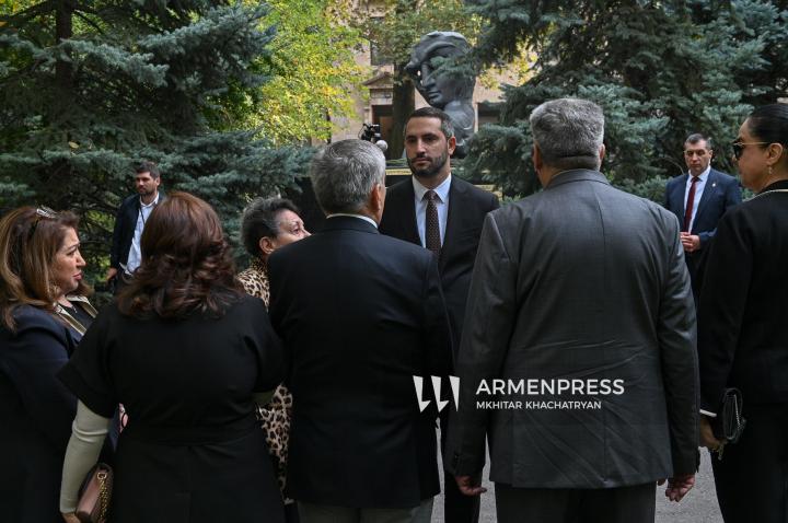 1999 թ. հոկտեմբերի 27-ի ոճրագործության զոհերի հիշատակին նվիրված հարգանքի տուրքի արարողությունը