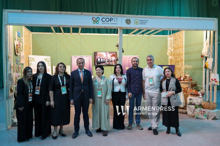 COP17.  ՀՀ աշխատանքի և սոցիալական հարցերի նախարար Արսեն Թորոսյանն ու ՀՀ էկոնոմիկայի նախարարի տեղակալ Արման Խոջոյանն այցելել են Կանաչ գոտի