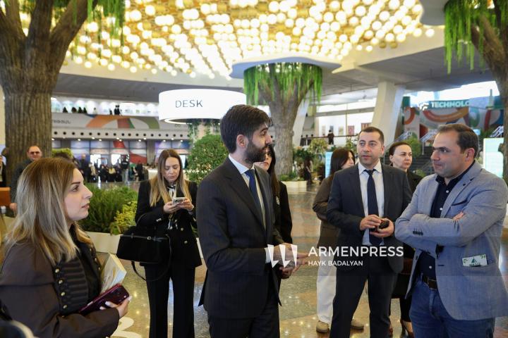 COP17.  ՀՀ աշխատանքի և սոցիալական հարցերի նախարար Արսեն Թորոսյանն ու ՀՀ էկոնոմիկայի նախարարի տեղակալ Արման Խոջոյանն այցելել են Կանաչ գոտի