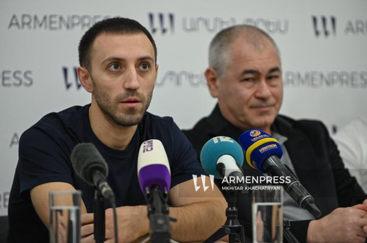 Արթուր Դավթյան, Հակոբ Սերոբյան