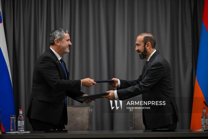 Տոնե Կայզեր, Արարատ Միրզոյան