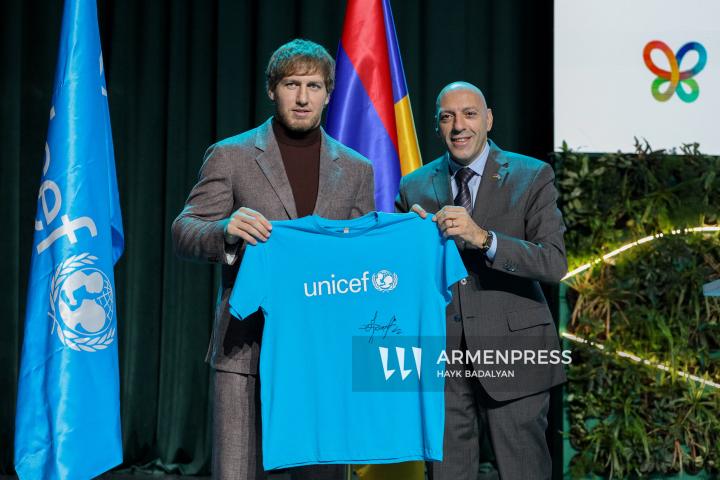 Արթուր Ալեքսանյան, Ղասսան Խալիլ