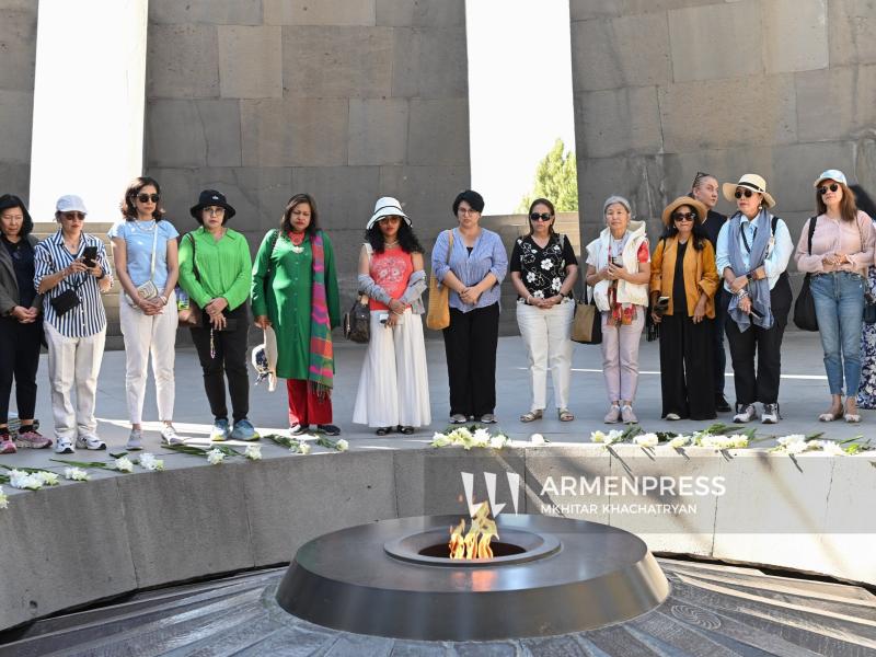 Корпоративтік кештегі анальды порно