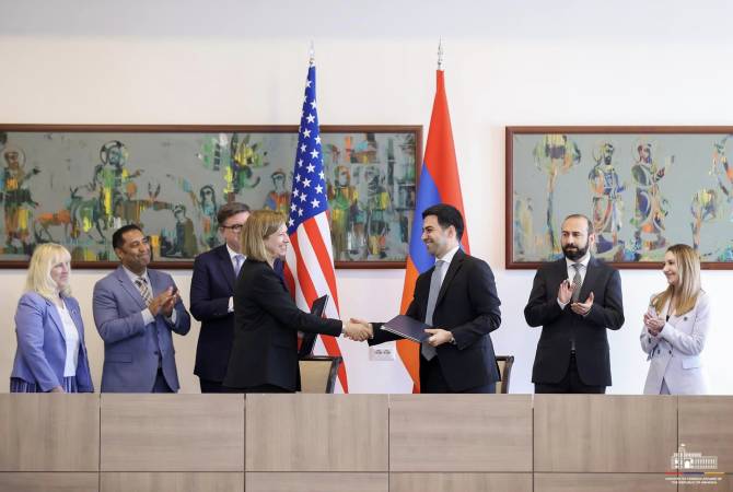 亚美尼亚与美国签署海关当局互助协议