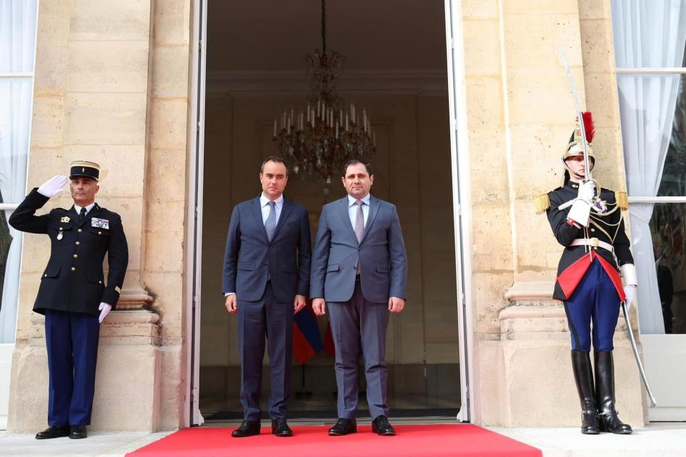 توافق جدید ارمنستان و فرانسه در زمینه همکاری نظامی-فنی