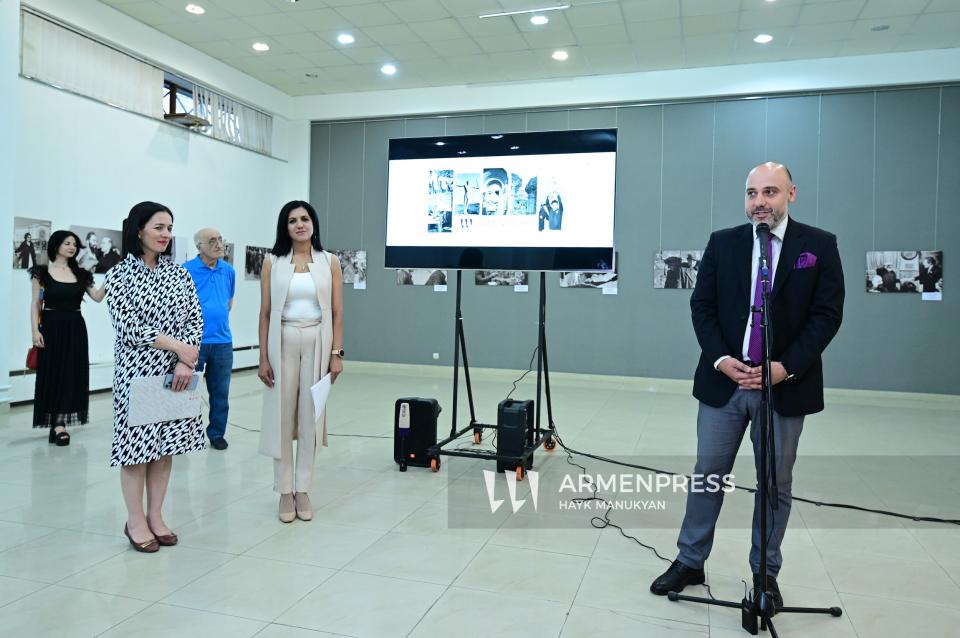 Exposition de photos et présentation du site web avec de nouveaux outils : inauguration de l'exposition "Documenter le siècle" de l'agence de presse "Armenpress