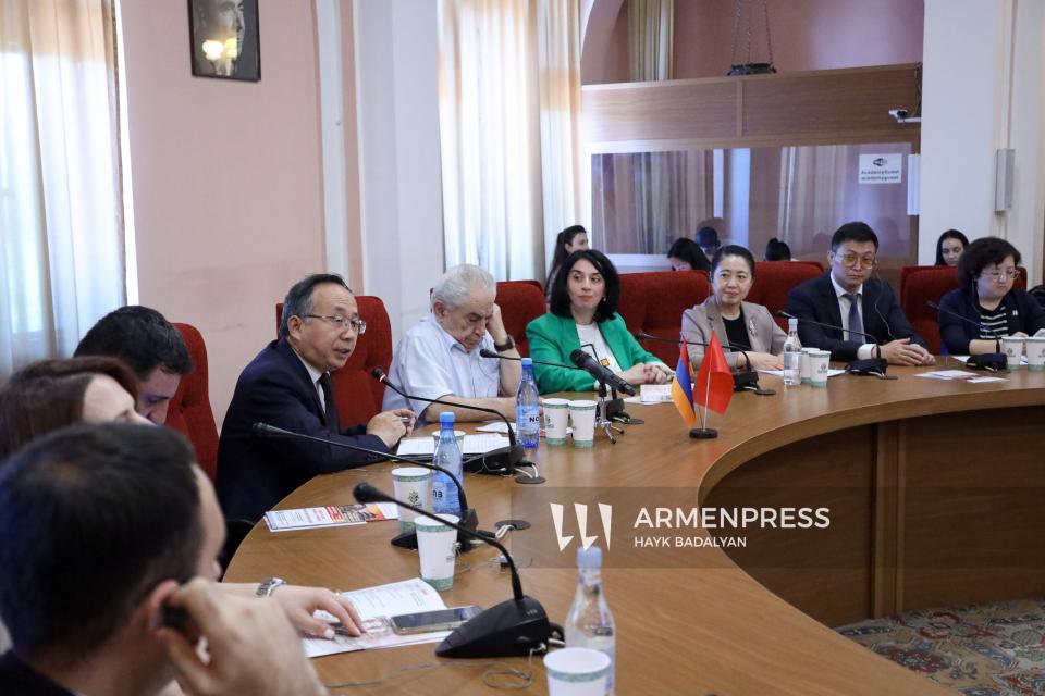В Китае заинтересованы глубоким следом, оставленным армянским народом в мировой науке и в различных областях культуры: посол Фань Юн