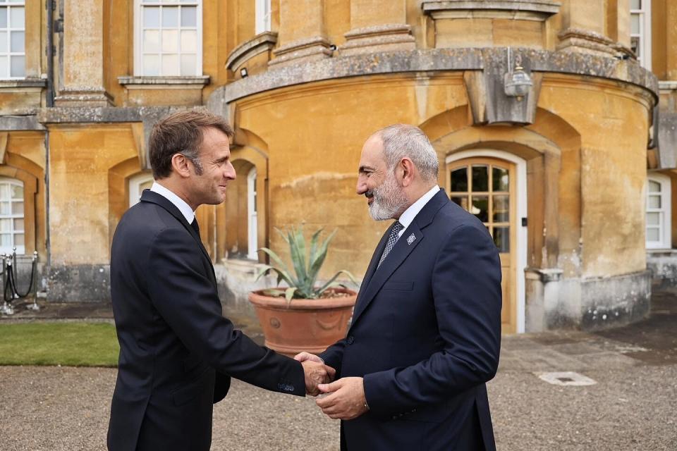 Հայաստանի վարչապետն ու Ֆրանսիայի նախագահը Բլենհայմյան պալատում հանդիպում են ունեցել