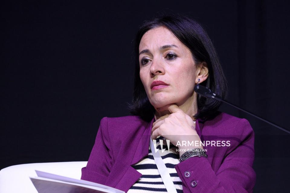 Ministra de Educación, Ciencia, Cultura y Deporte de Armenia presentó los programas implementados en la diáspora en el Global Armenian Summit