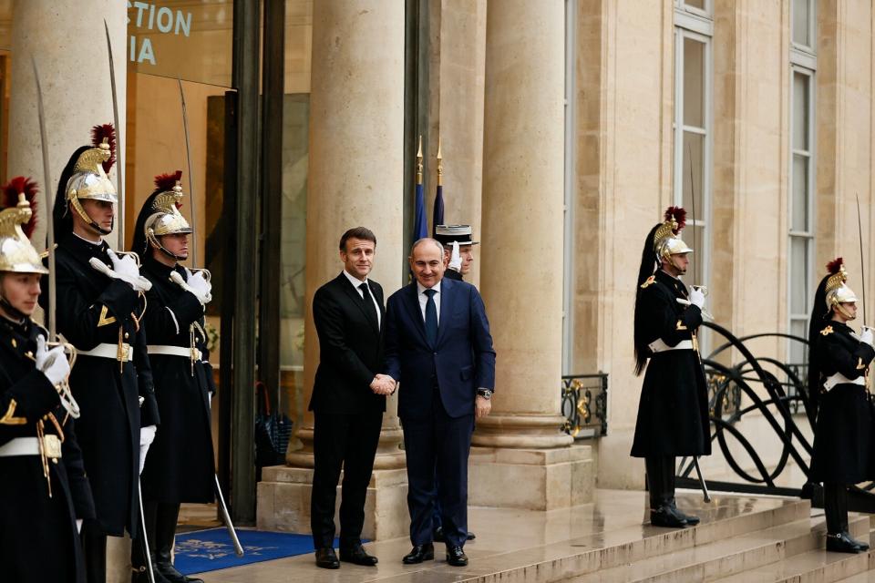 Премьер-министр Пашинян на встрече с президентом Франции подчеркнул приверженность повестке мира